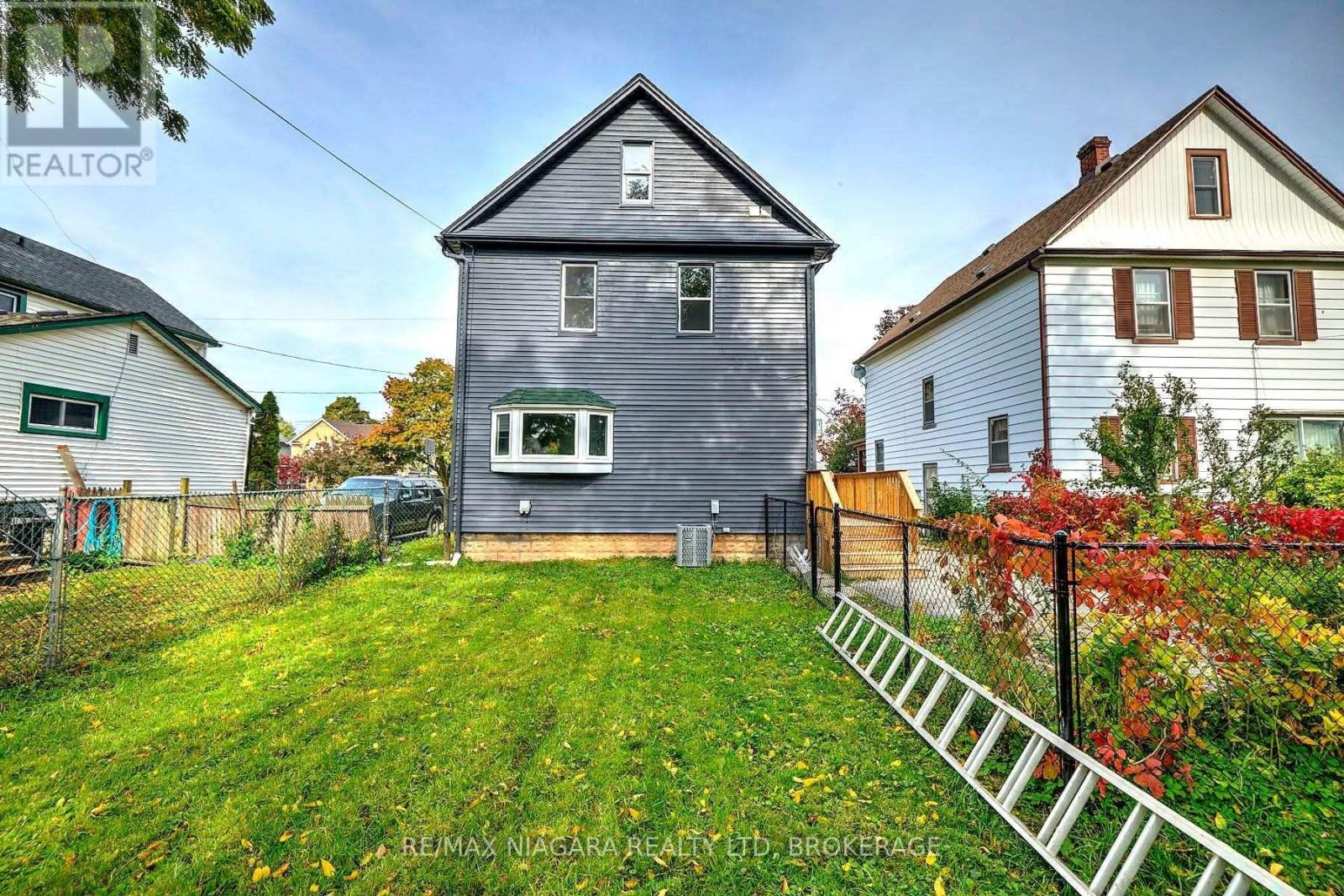 253 Dufferin Street, Fort Erie, Ontario  L2A 2T7 - Photo 17 - X12442333