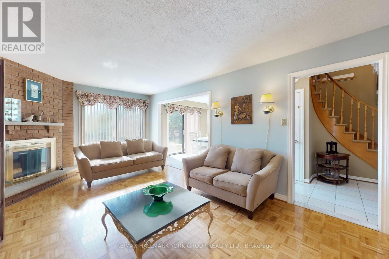 46 Finchley Circle, Markham, Ontario  L3R 8S4 - Photo 9 - N12441715