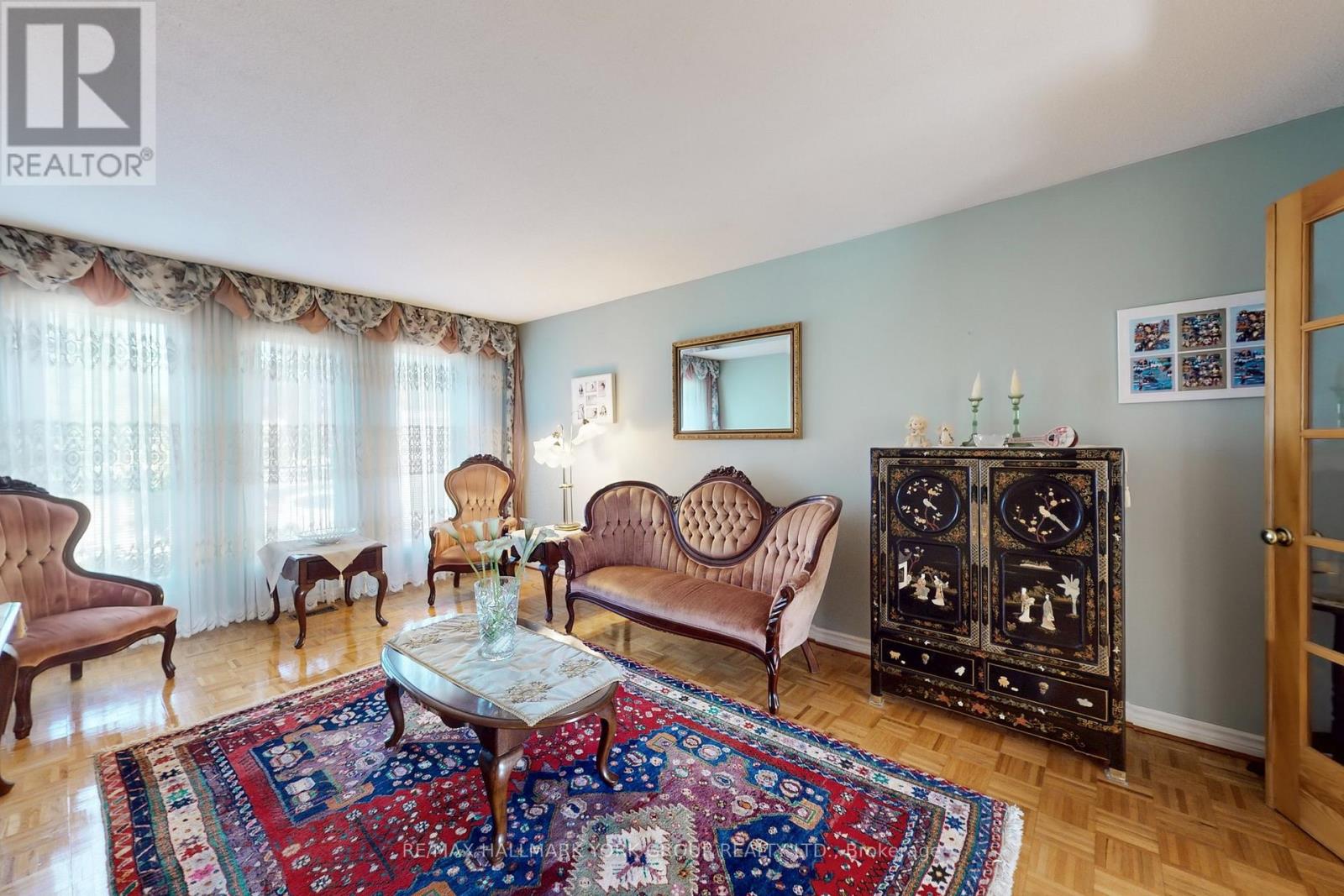 46 Finchley Circle, Markham, Ontario  L3R 8S4 - Photo 6 - N12441715