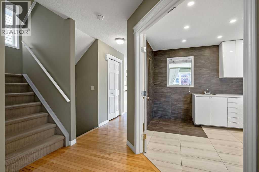 275 Cougar Plateau Way Sw, Calgary, Alberta  T3H 5S2 - Photo 3 - A2251412