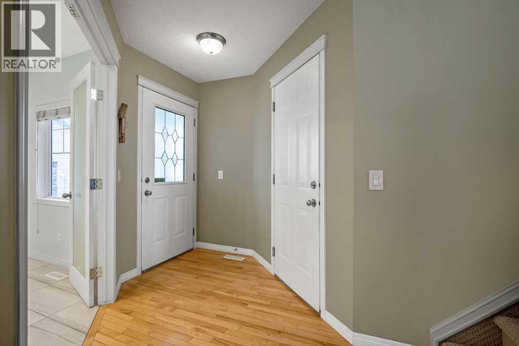 275 Cougar Plateau Way Sw, Calgary, Alberta  T3H 5S2 - Photo 12 - A2251412