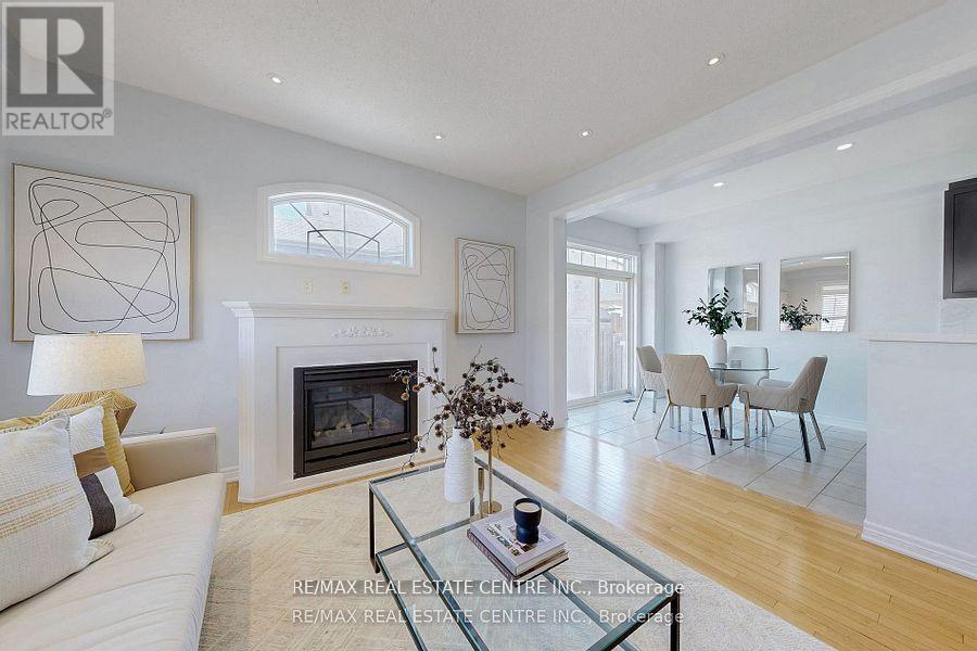 84 Betony Drive, Richmond Hill (Oak Ridges), Ontario  L4E 3N2 - Photo 17 - N12441799