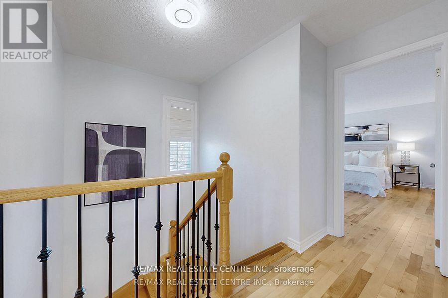 84 Betony Drive, Richmond Hill (Oak Ridges), Ontario  L4E 3N2 - Photo 20 - N12441799