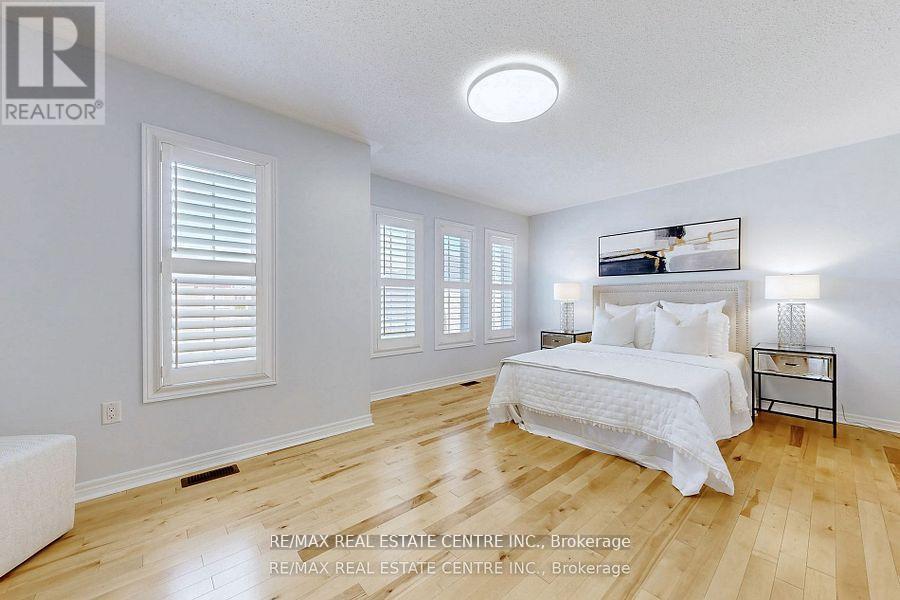 84 Betony Drive, Richmond Hill (Oak Ridges), Ontario  L4E 3N2 - Photo 21 - N12441799