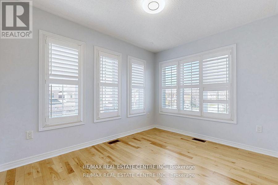 84 Betony Drive, Richmond Hill (Oak Ridges), Ontario  L4E 3N2 - Photo 28 - N12441799