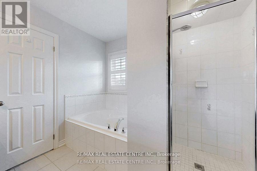 84 Betony Drive, Richmond Hill (Oak Ridges), Ontario  L4E 3N2 - Photo 27 - N12441799