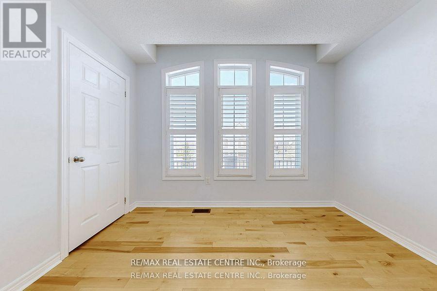 84 Betony Drive, Richmond Hill (Oak Ridges), Ontario  L4E 3N2 - Photo 34 - N12441799