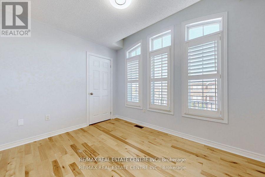 84 Betony Drive, Richmond Hill (Oak Ridges), Ontario  L4E 3N2 - Photo 35 - N12441799