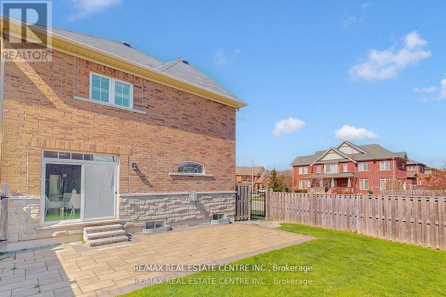 84 Betony Drive, Richmond Hill (Oak Ridges), Ontario  L4E 3N2 - Photo 43 - N12441799