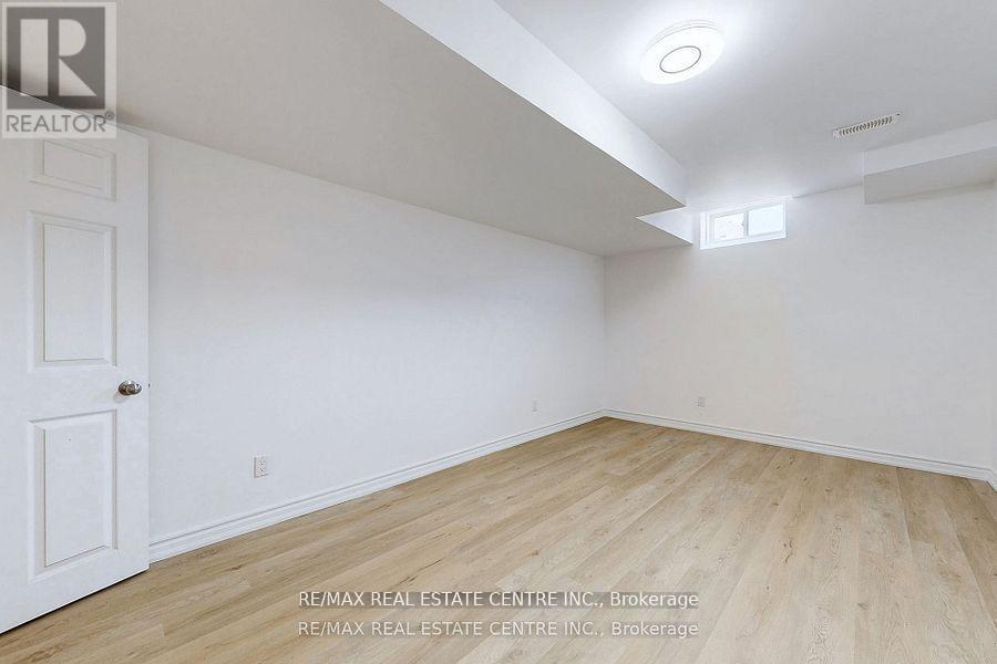 84 Betony Drive, Richmond Hill (Oak Ridges), Ontario  L4E 3N2 - Photo 40 - N12441799