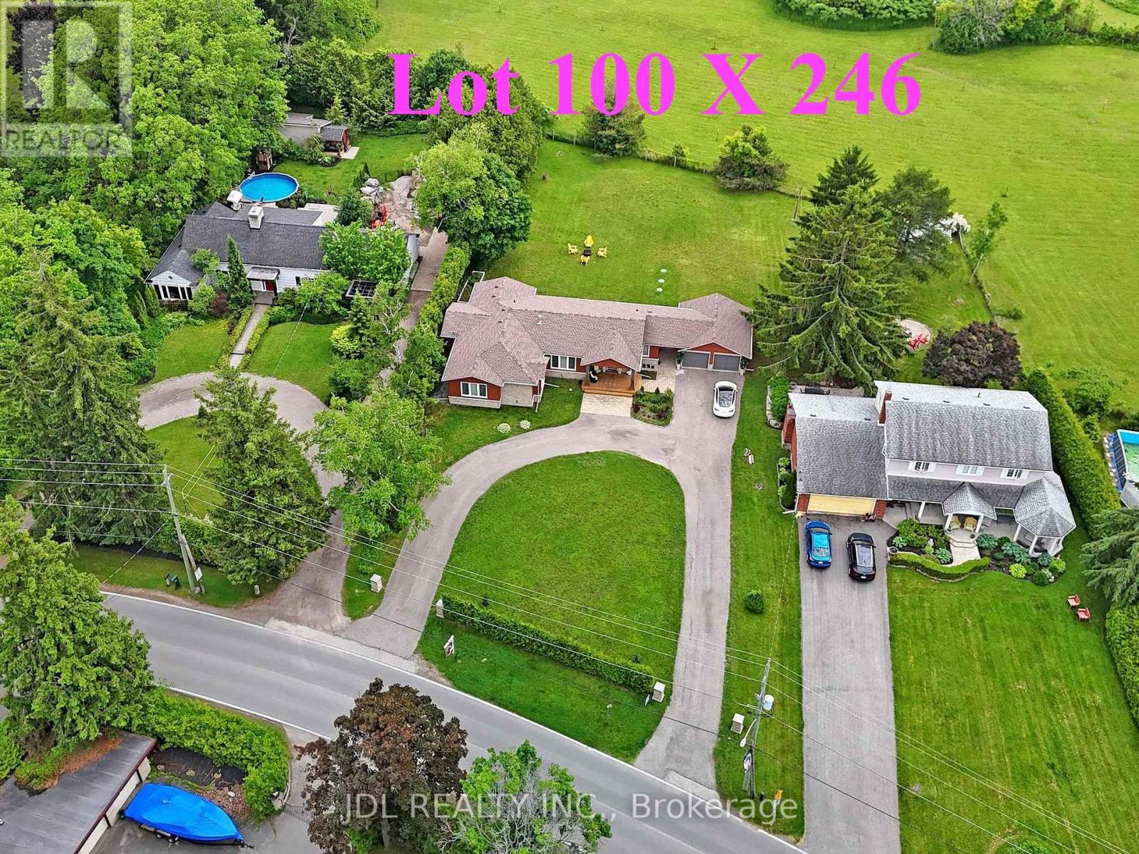 11 Hedge Road, Georgina, Ontario  L0E 1R0 - Photo 2 - N12427812