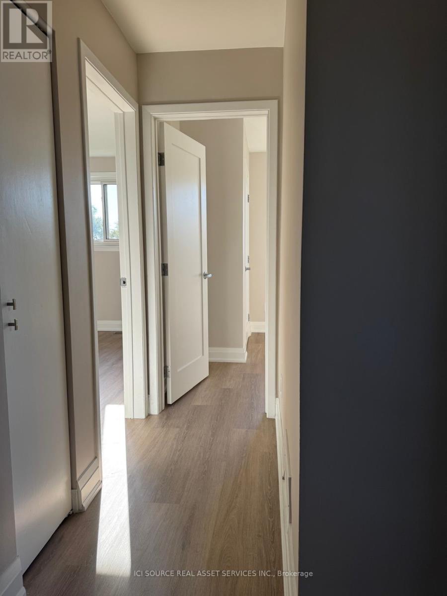 Upper - 34 Rita Drive, Toronto, Ontario  M3L 2G6 - Photo 16 - W12442139