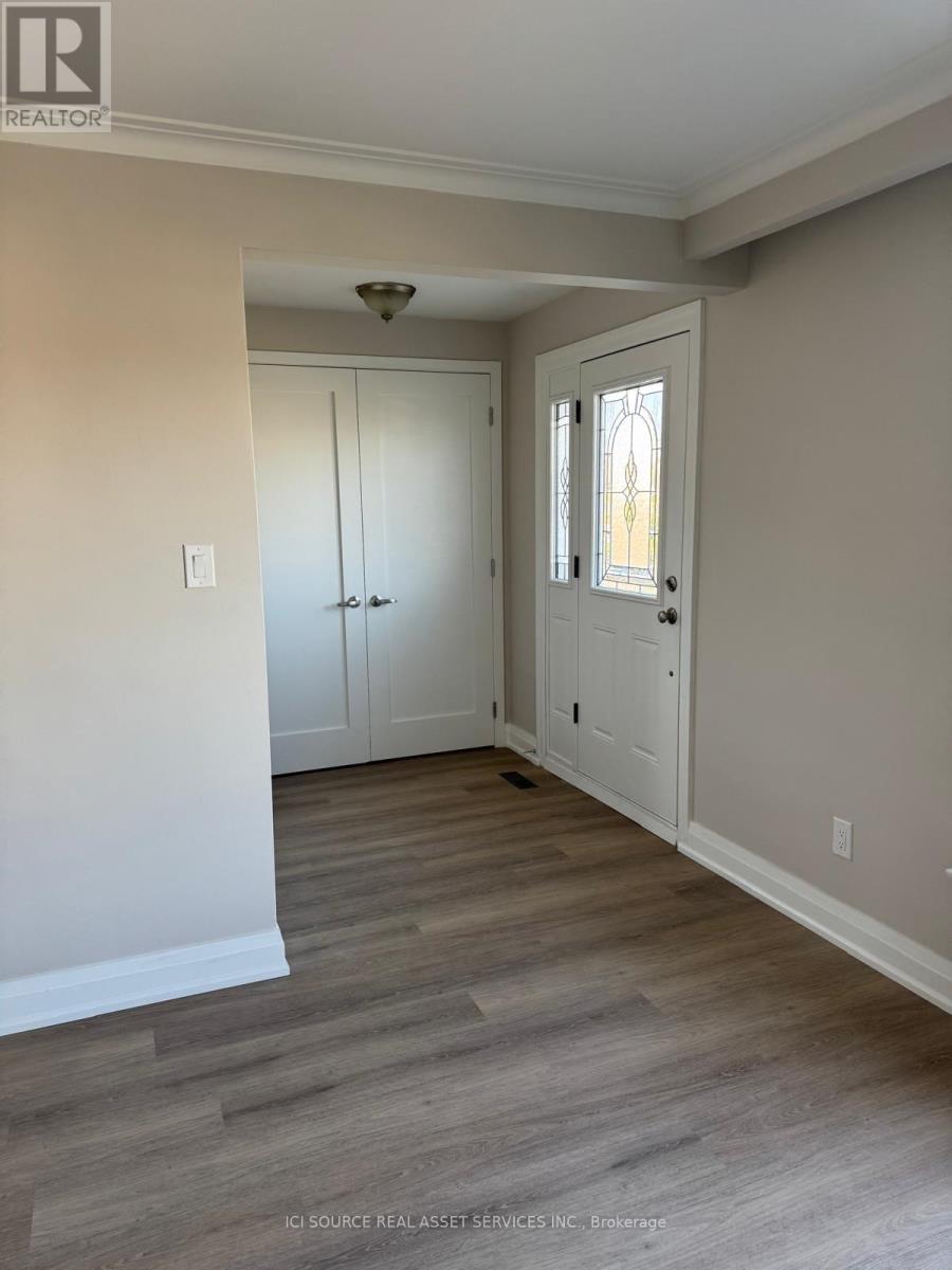Upper - 34 Rita Drive, Toronto, Ontario  M3L 2G6 - Photo 9 - W12442139