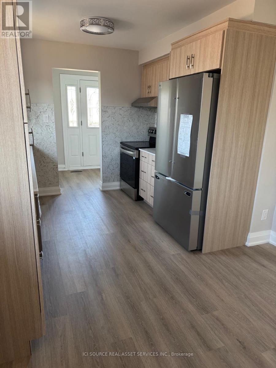 Upper - 34 Rita Drive, Toronto, Ontario  M3L 2G6 - Photo 5 - W12442139