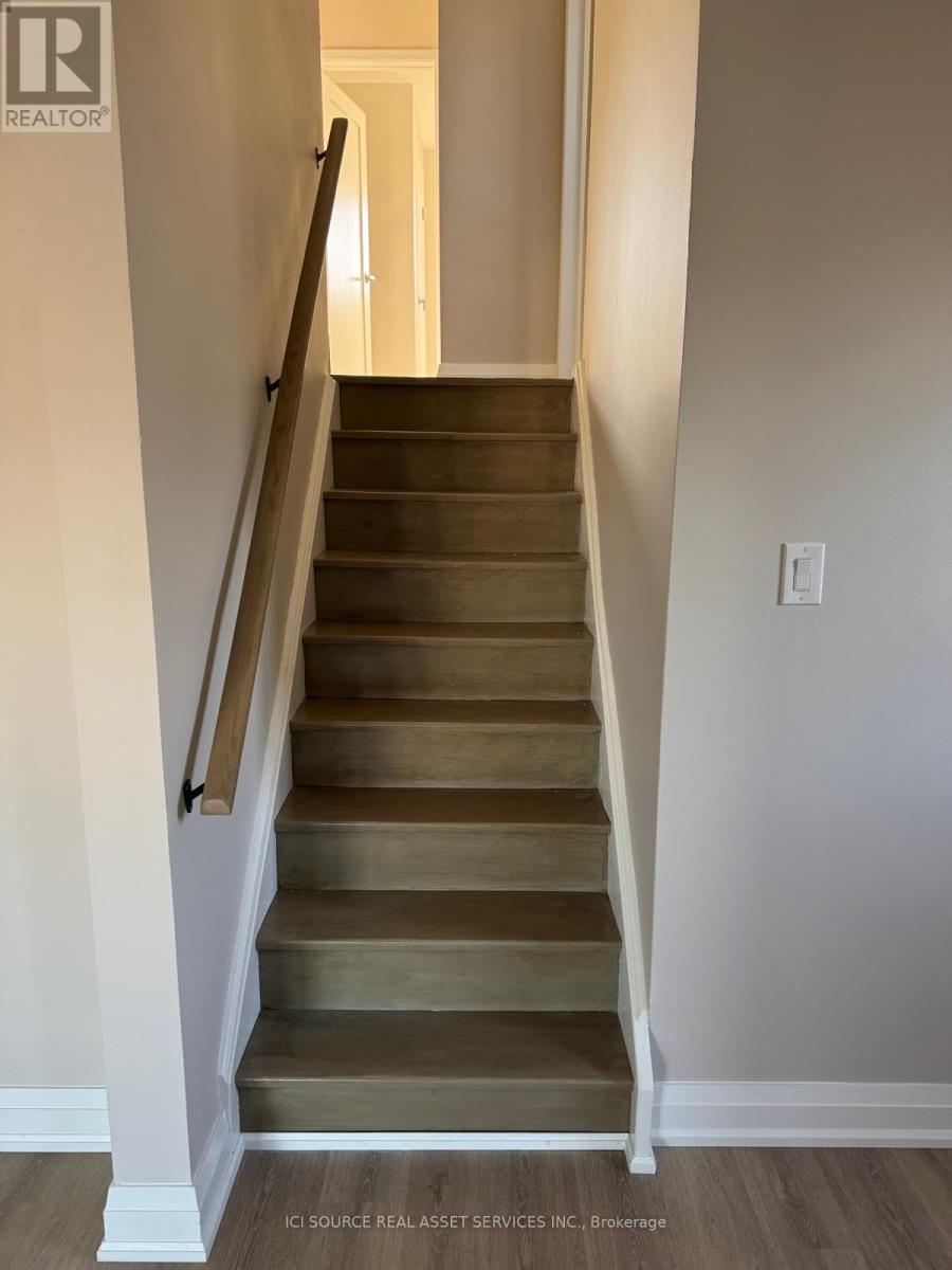 Upper - 34 Rita Drive, Toronto, Ontario  M3L 2G6 - Photo 15 - W12442139