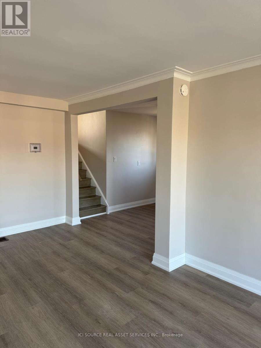 Upper - 34 Rita Drive, Toronto, Ontario  M3L 2G6 - Photo 8 - W12442139