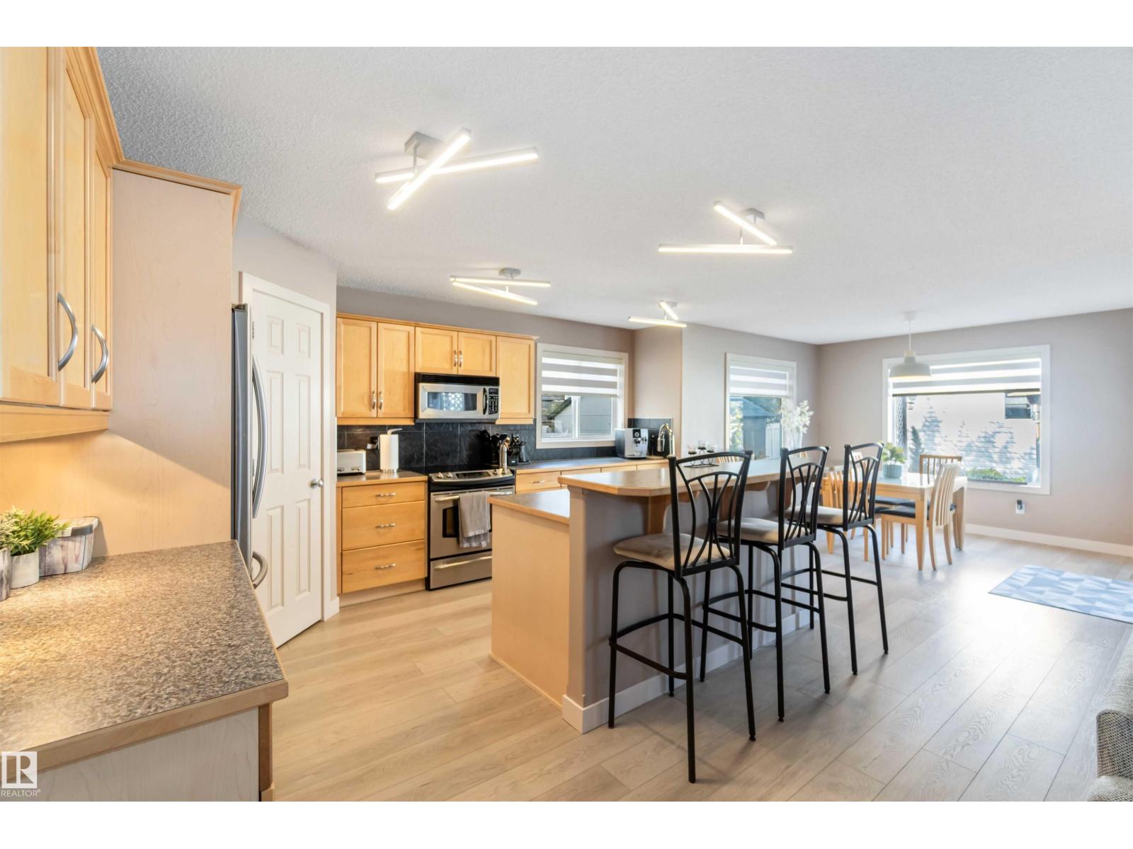 2056 Towne Centre Bv Nw, Edmonton, Alberta  T6R 3M7 - Photo 16 - E4460610