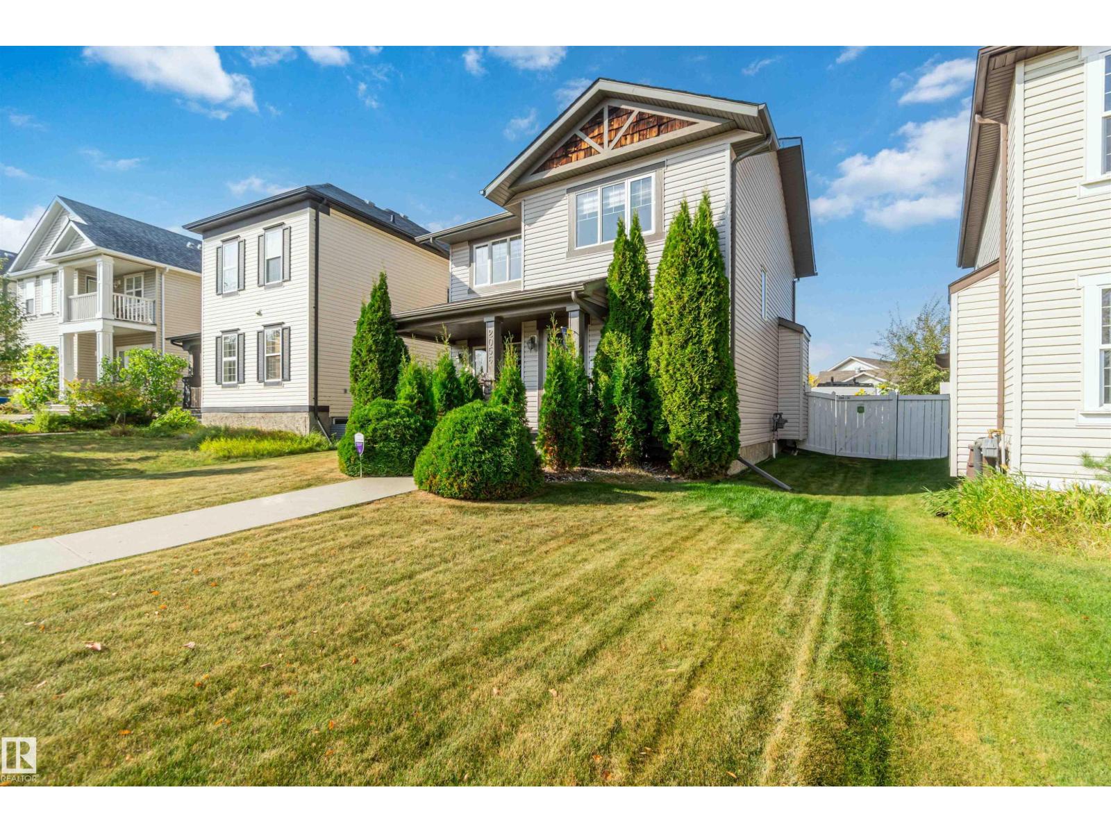 2056 Towne Centre Bv Nw, Edmonton, Alberta  T6R 3M7 - Photo 2 - E4460610