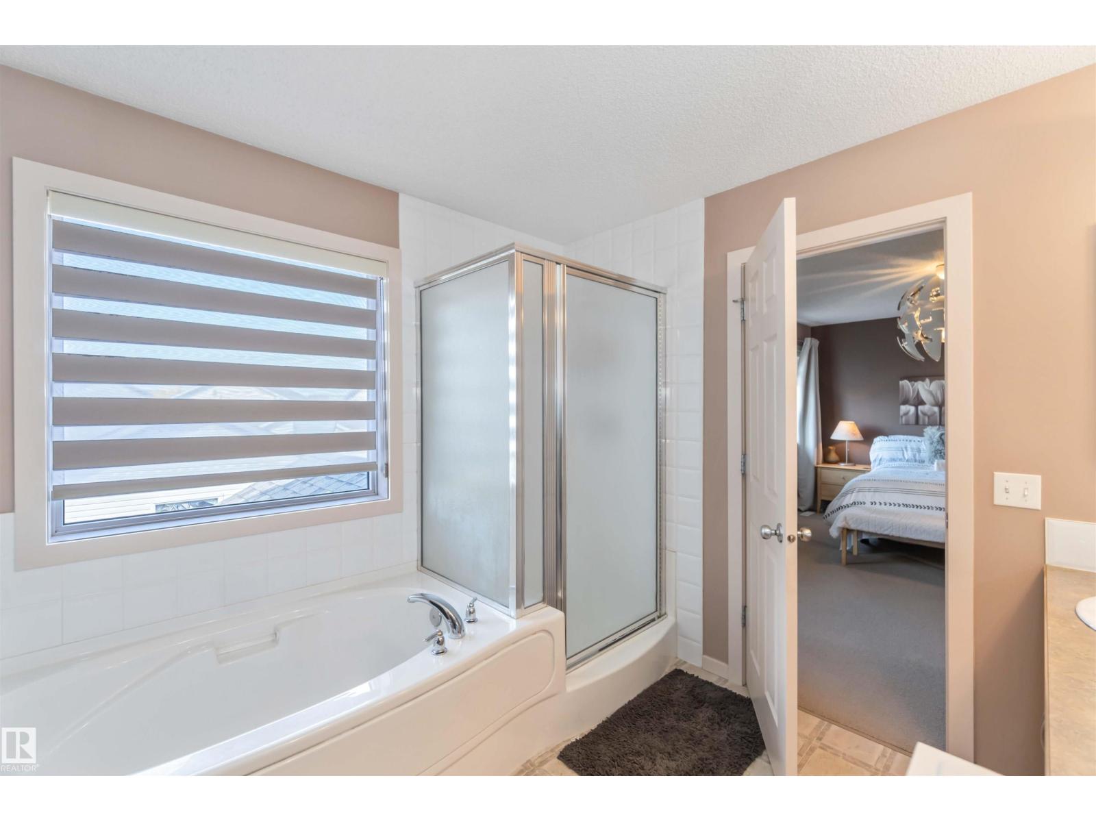 2056 Towne Centre Bv Nw, Edmonton, Alberta  T6R 3M7 - Photo 39 - E4460610