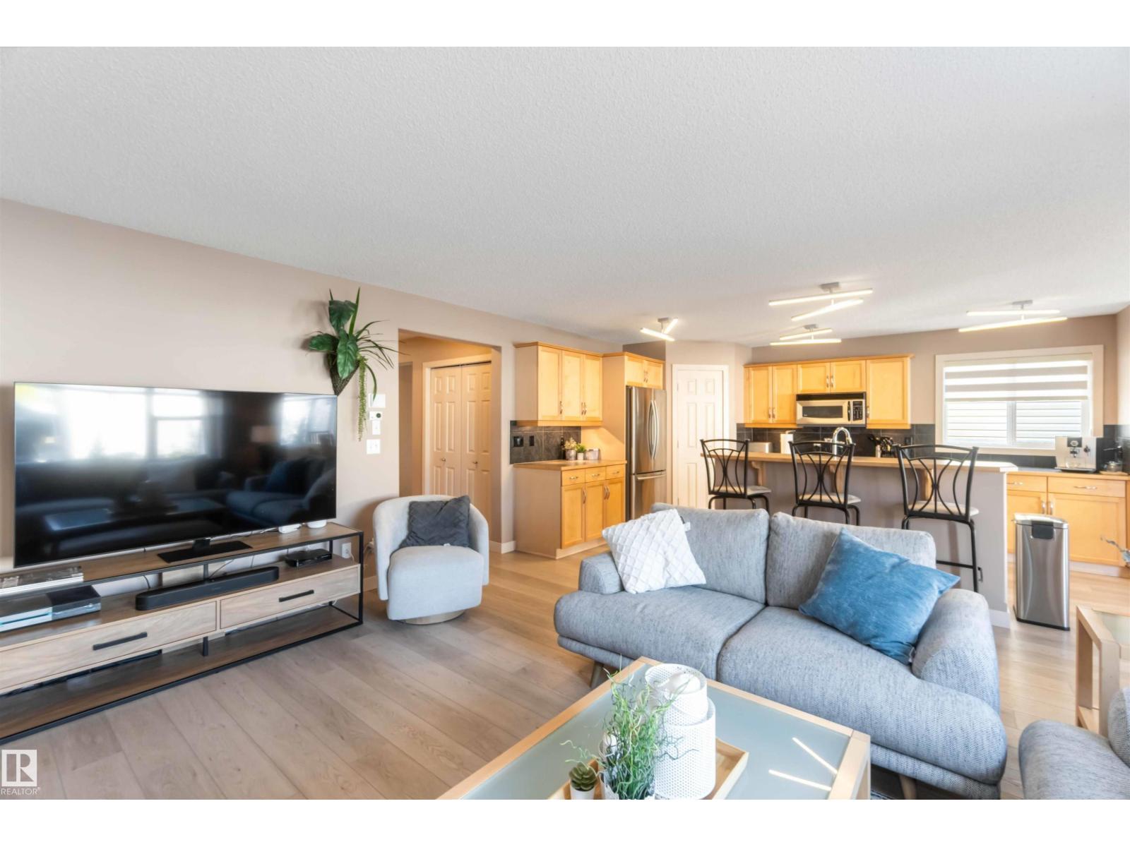 2056 Towne Centre Bv Nw, Edmonton, Alberta  T6R 3M7 - Photo 9 - E4460610