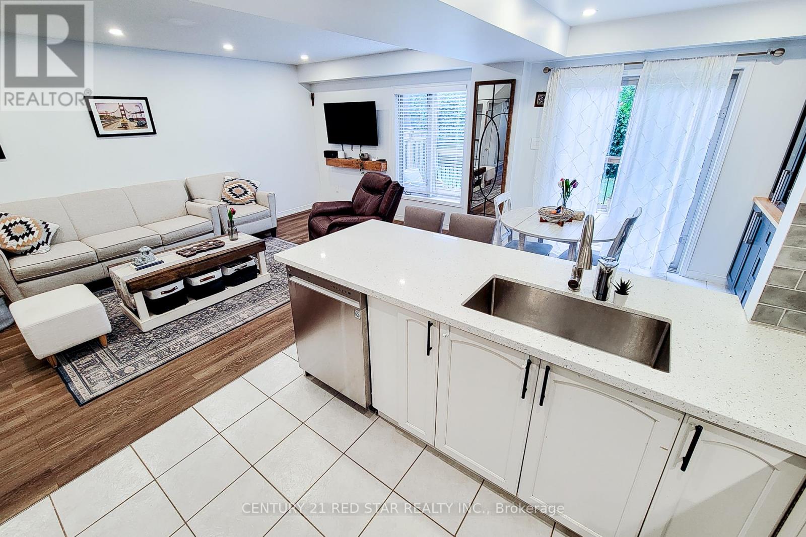 19 - 18 Cedar Street, Grimsby, Ontario  L3M 5M7 - Photo 11 - X12440366
