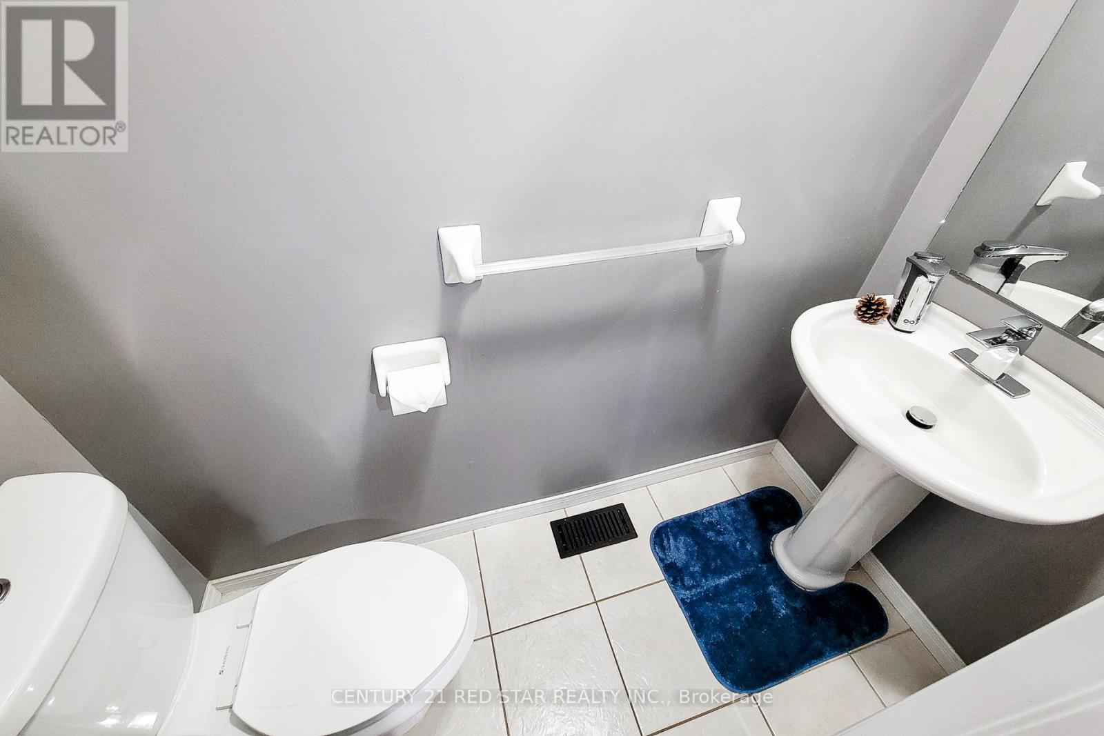 19 - 18 Cedar Street, Grimsby, Ontario  L3M 5M7 - Photo 13 - X12440366