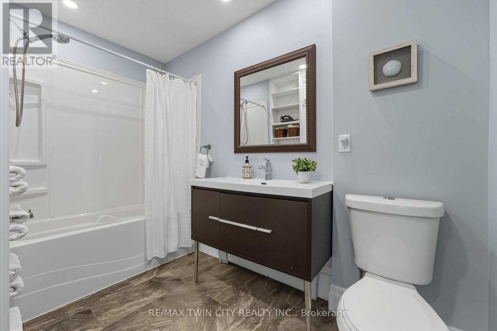 1392 Wrigley Road, North Dumfries, Ontario  N0B 1E0 - Photo 37 - X12441655