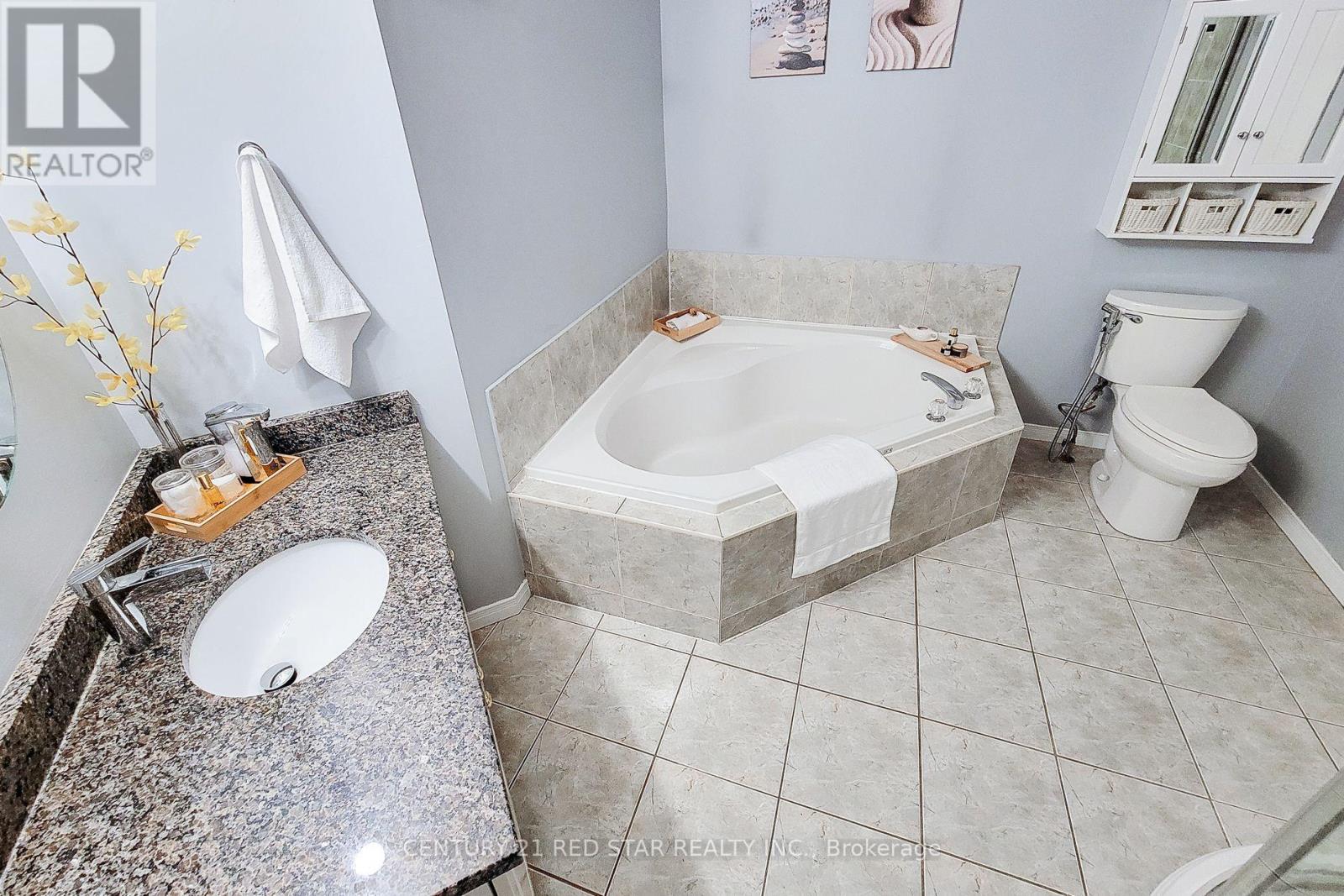 19 - 18 Cedar Street, Grimsby, Ontario  L3M 5M7 - Photo 18 - X12440366