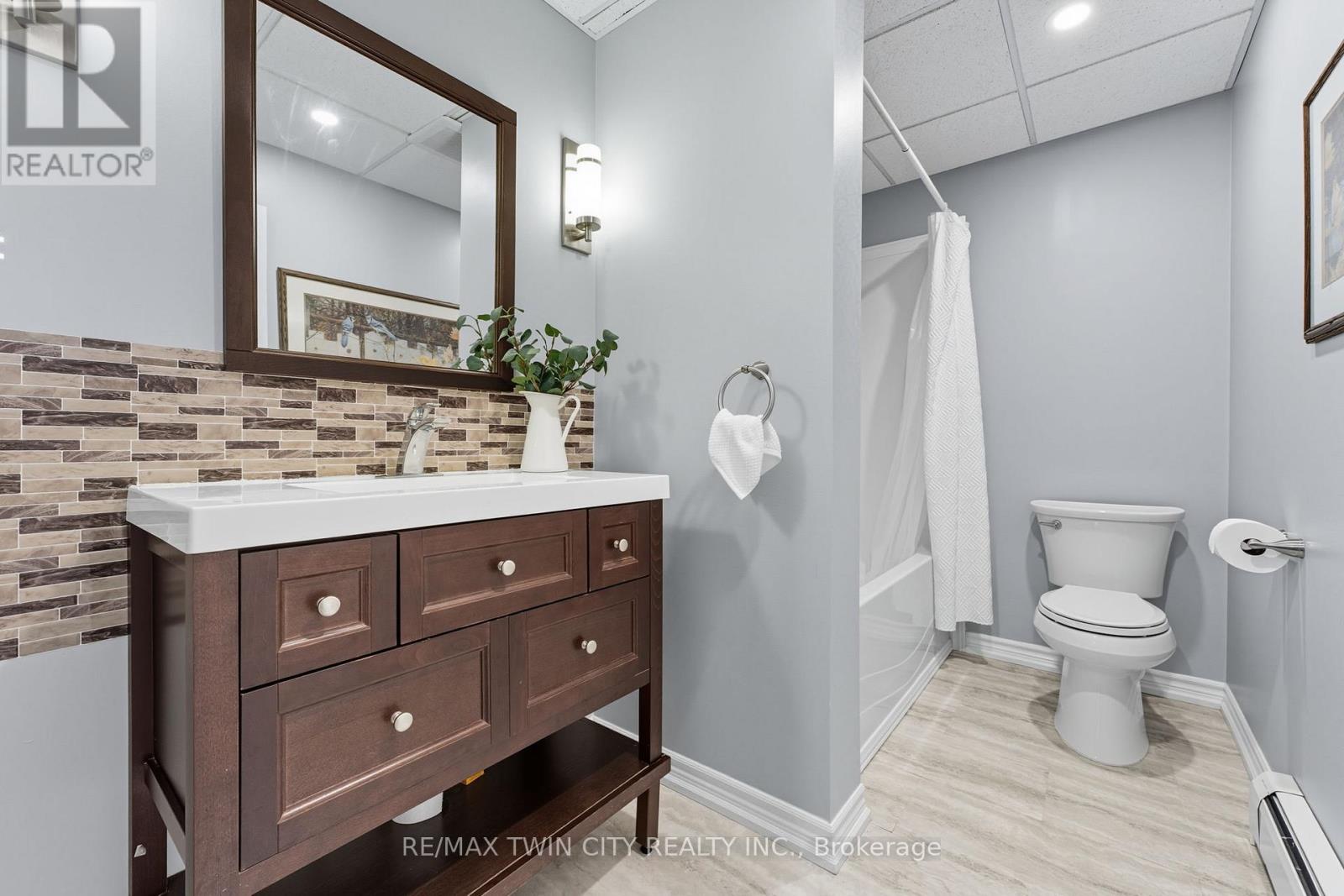1392 Wrigley Road, North Dumfries, Ontario  N0B 1E0 - Photo 27 - X12441655