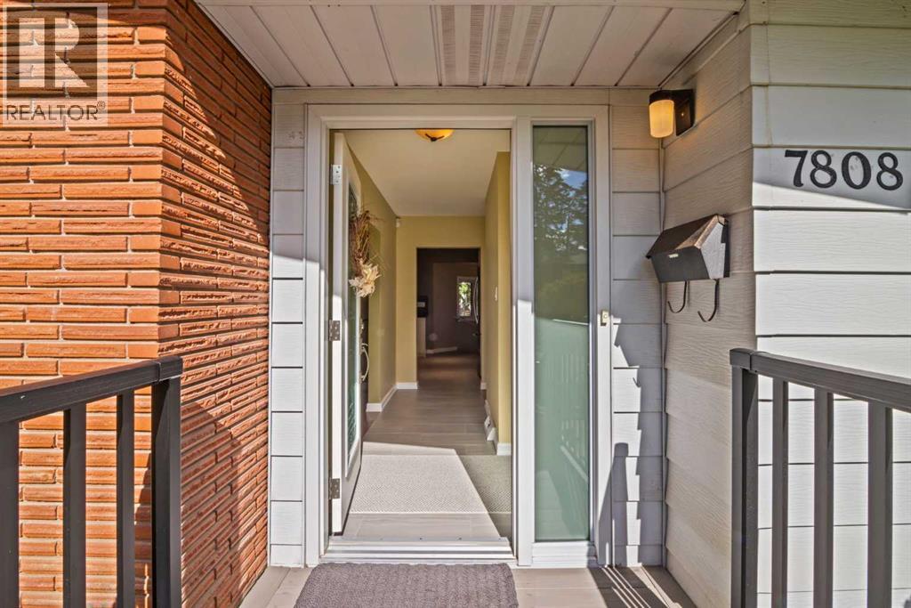 7808 Chardie Road Sw, Calgary, Alberta  T2V 2T1 - Photo 4 - A2261535