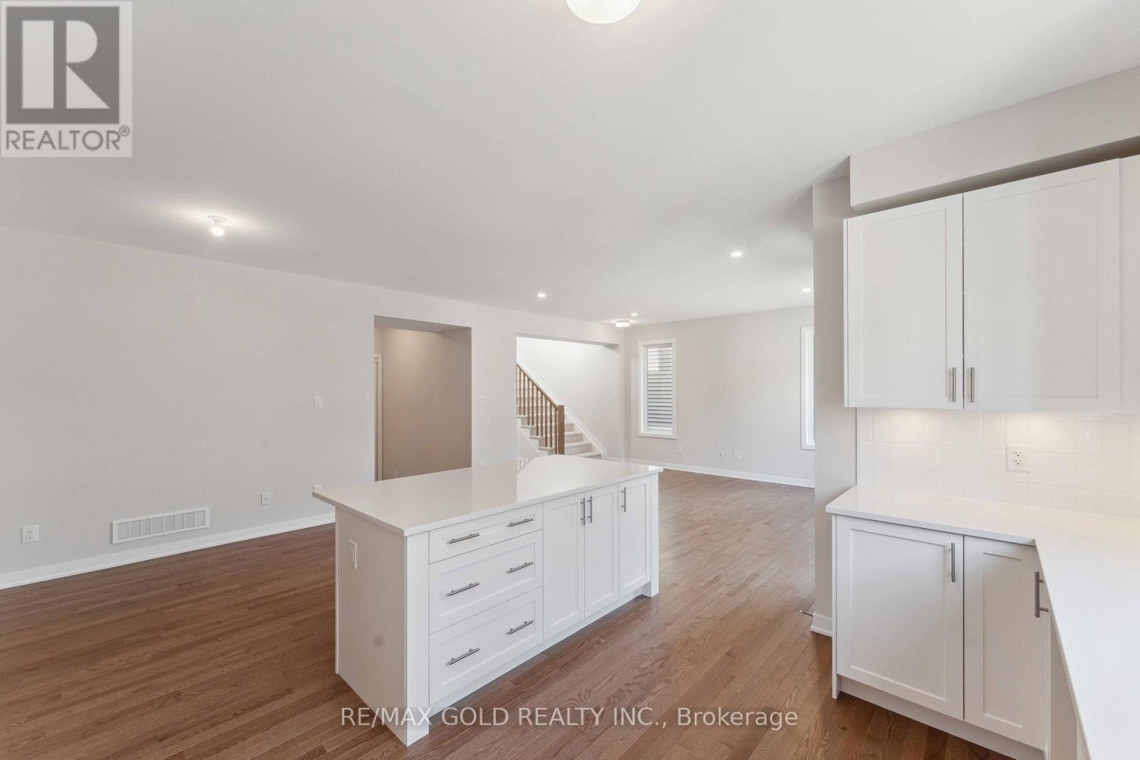 356 Peninsula Road, Ottawa, Ontario  K0A 2Z0 - Photo 13 - X12441150
