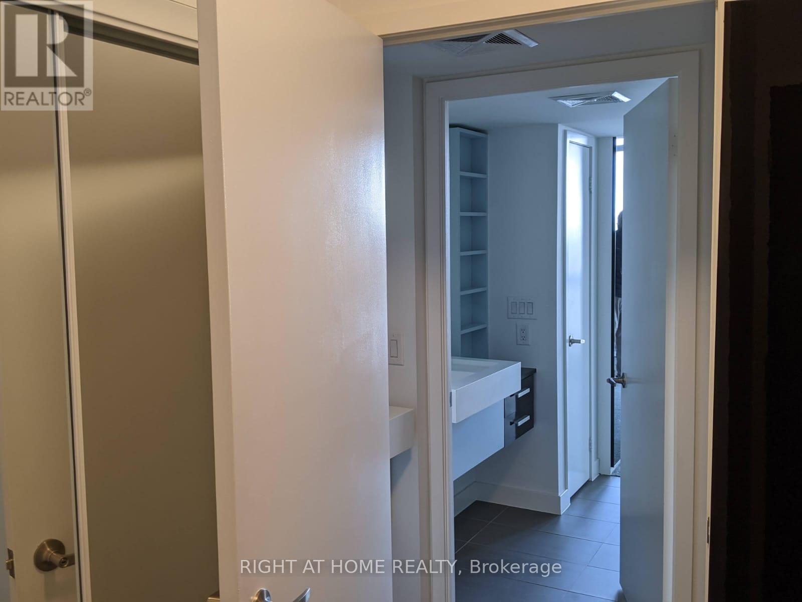 2509 - 38 Dan Leckie Way, Toronto, Ontario  M5V 2V6 - Photo 3 - C12442299