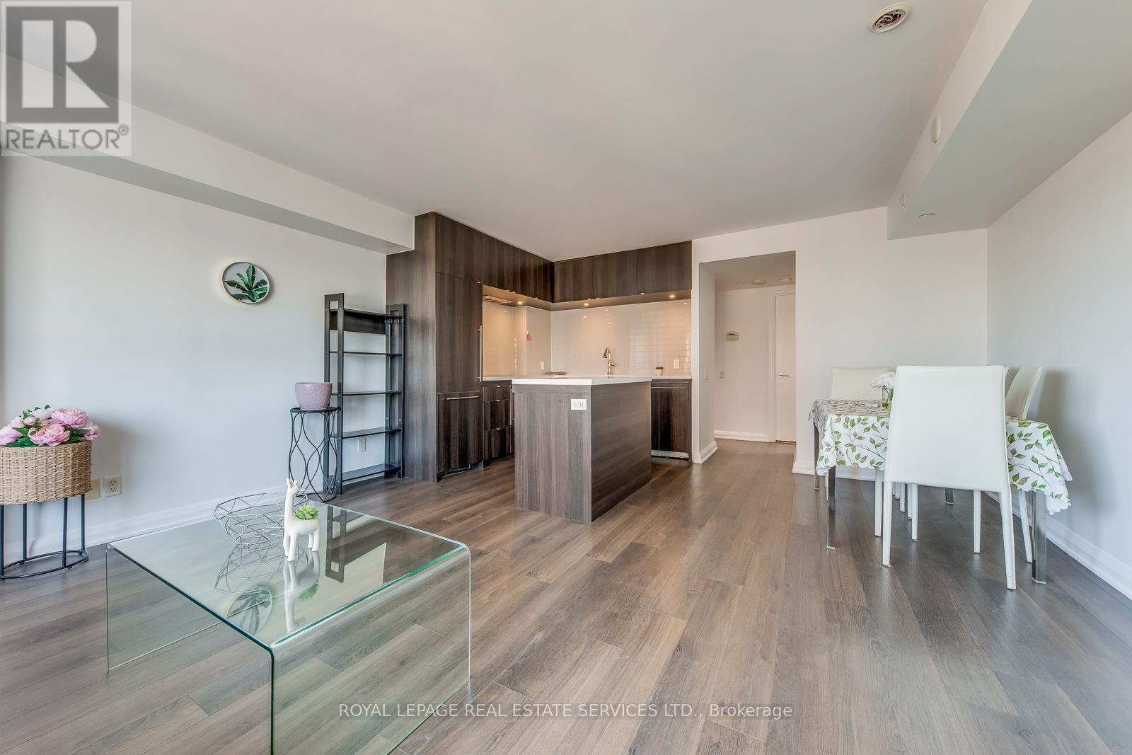 2213 - 155 Yorkville Avenue, Toronto, Ontario  M5R 1C4 - Photo 16 - C12442310