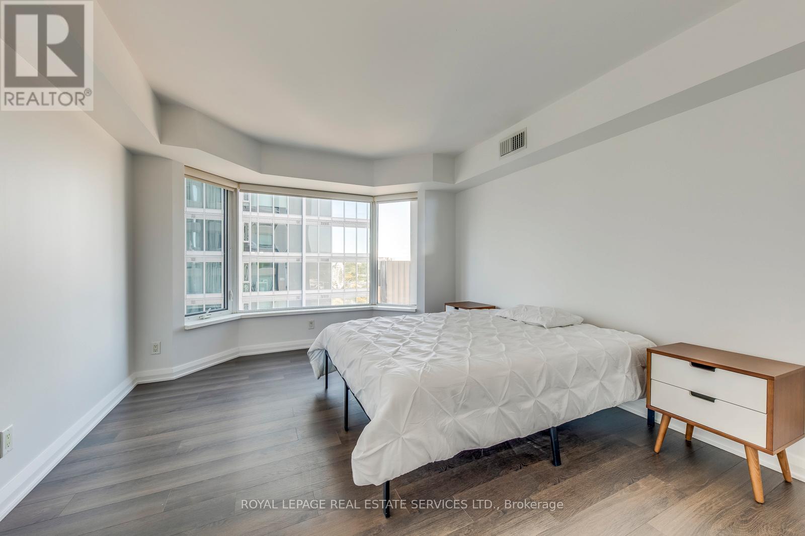 2213 - 155 Yorkville Avenue, Toronto, Ontario  M5R 1C4 - Photo 18 - C12442310