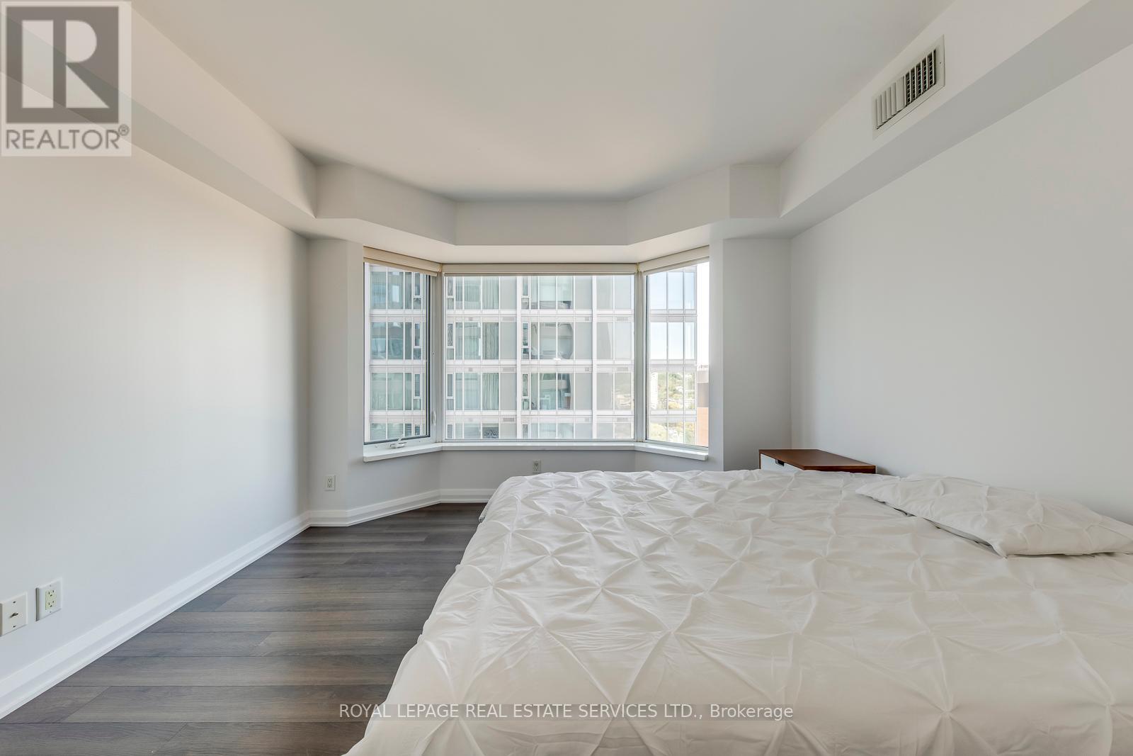 2213 - 155 Yorkville Avenue, Toronto, Ontario  M5R 1C4 - Photo 20 - C12442310