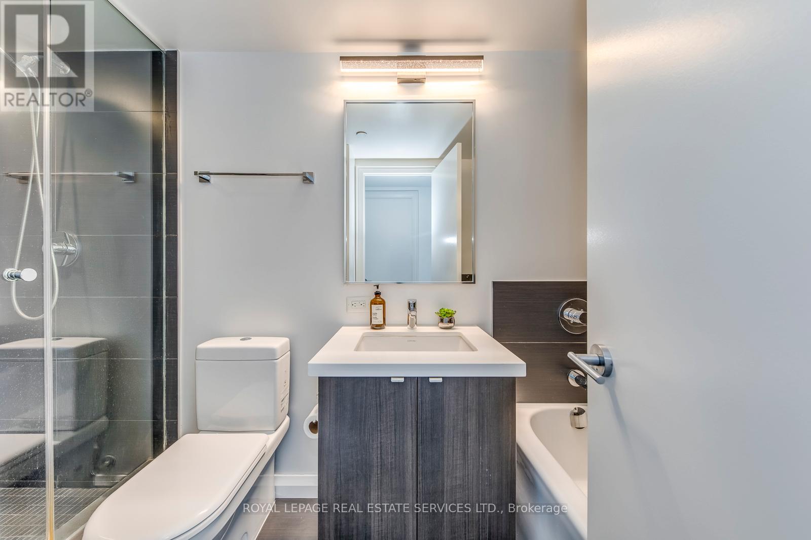 2213 - 155 Yorkville Avenue, Toronto, Ontario  M5R 1C4 - Photo 21 - C12442310