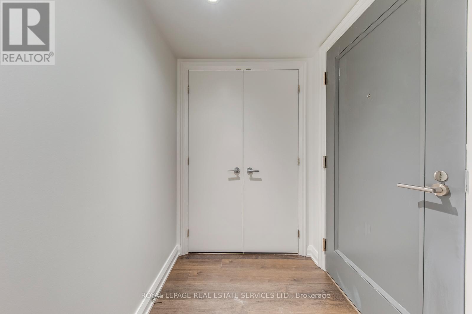 2213 - 155 Yorkville Avenue, Toronto, Ontario  M5R 1C4 - Photo 3 - C12442310