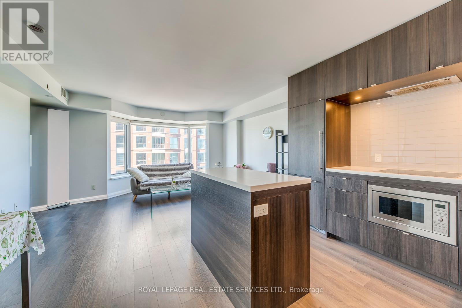 2213 - 155 Yorkville Avenue, Toronto, Ontario  M5R 1C4 - Photo 4 - C12442310
