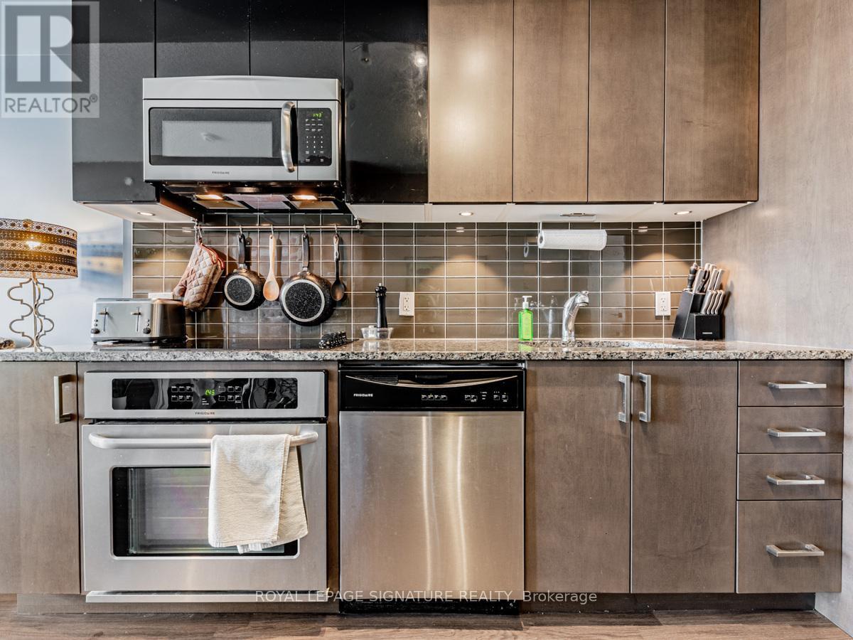 1301 - 89 Dunfield Avenue, Toronto, Ontario  M4S 0A4 - Photo 10 - C12442321