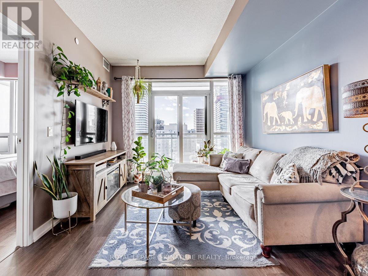1301 - 89 Dunfield Avenue, Toronto, Ontario  M4S 0A4 - Photo 12 - C12442321