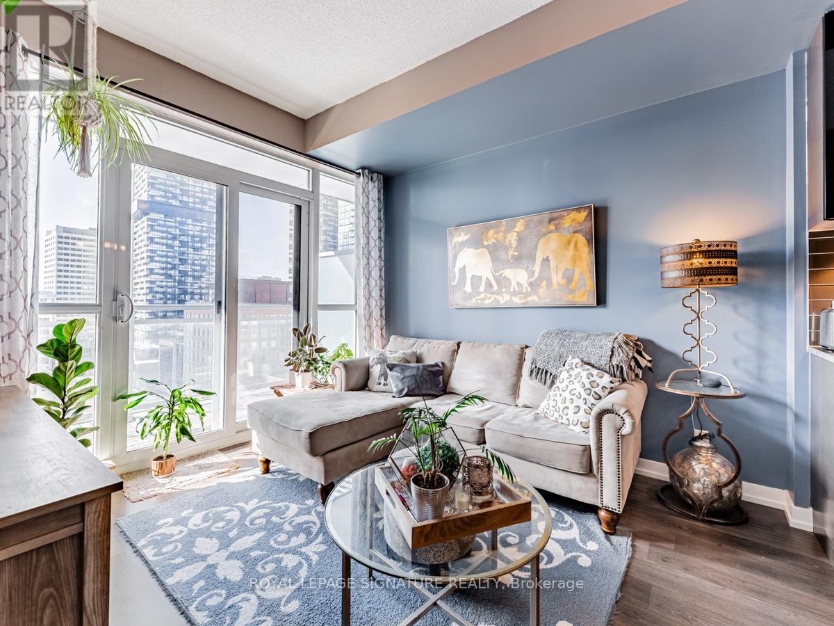 1301 - 89 Dunfield Avenue, Toronto, Ontario  M4S 0A4 - Photo 13 - C12442321