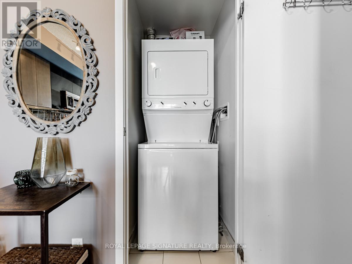 1301 - 89 Dunfield Avenue, Toronto, Ontario  M4S 0A4 - Photo 18 - C12442321