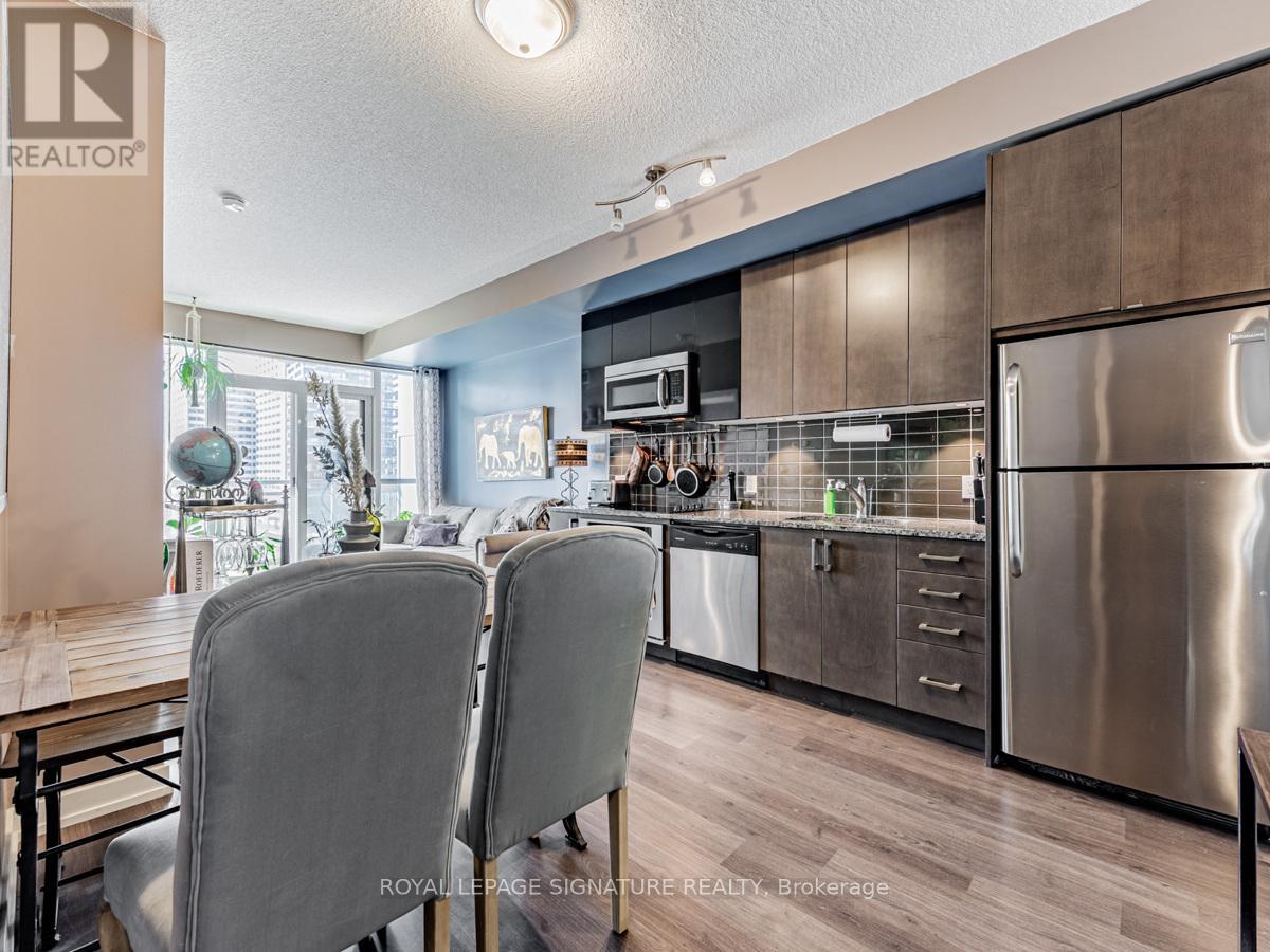 1301 - 89 Dunfield Avenue, Toronto, Ontario  M4S 0A4 - Photo 7 - C12442321