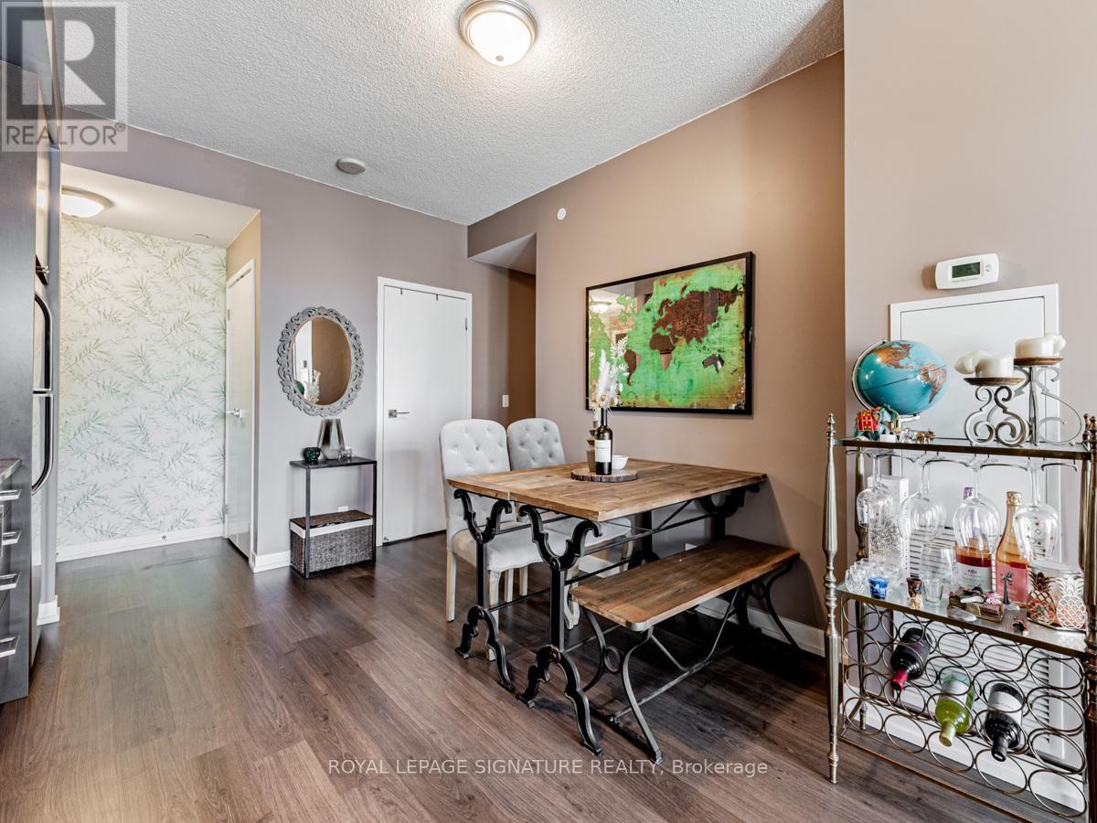 1301 - 89 Dunfield Avenue, Toronto, Ontario  M4S 0A4 - Photo 8 - C12442321