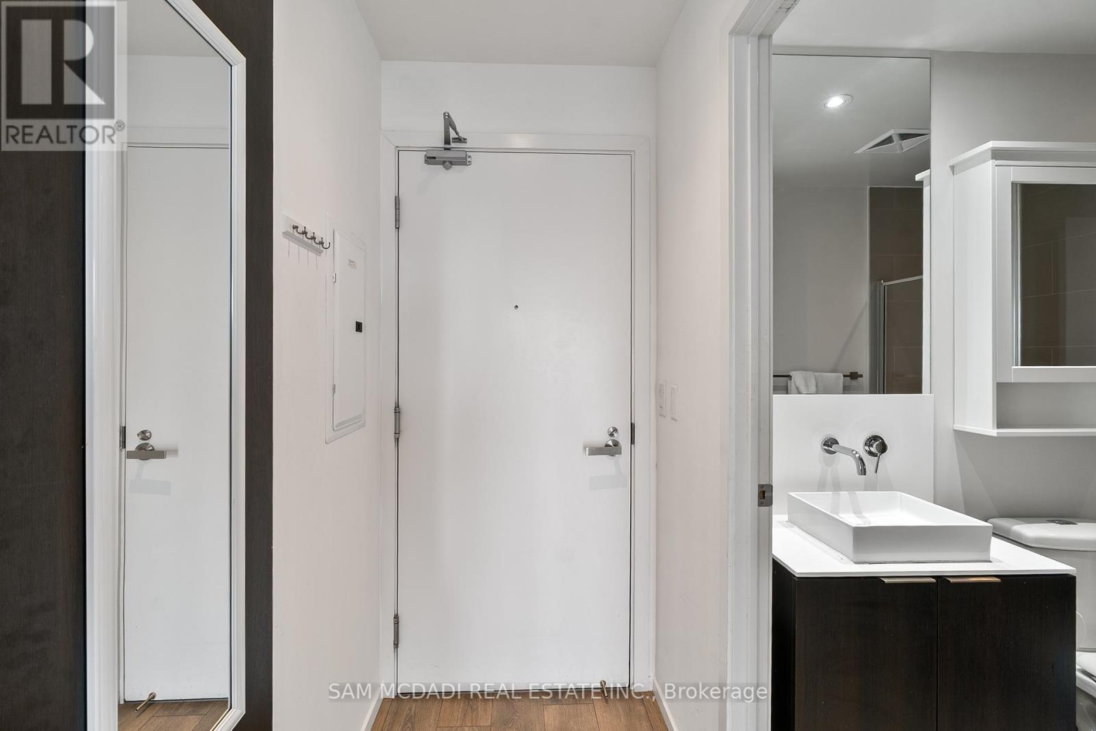 1906 - 159 Dundas Street E, Toronto, Ontario  M5B 0A9 - Photo 18 - C12442331