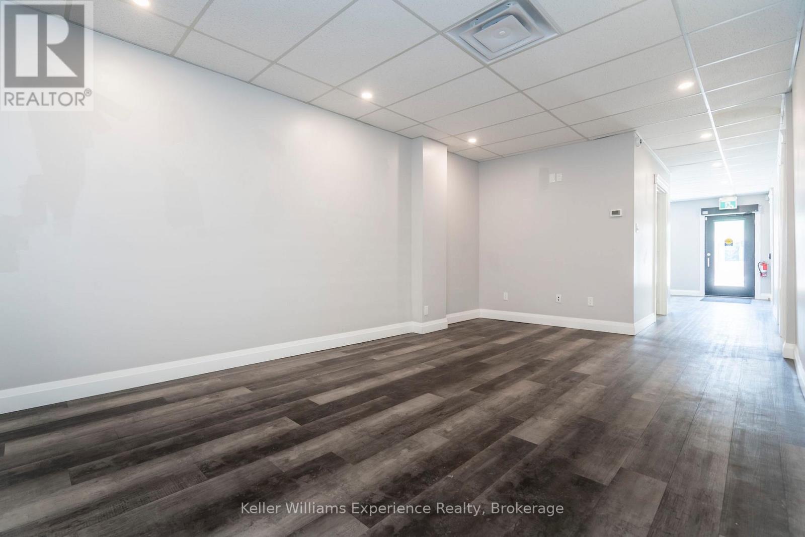 296 King Street, Midland, Ontario  L4R 3M6 - Photo 10 - S12442408