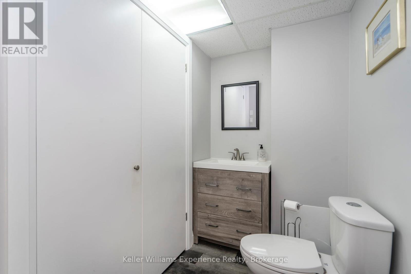 296 King Street, Midland, Ontario  L4R 3M6 - Photo 13 - S12442408
