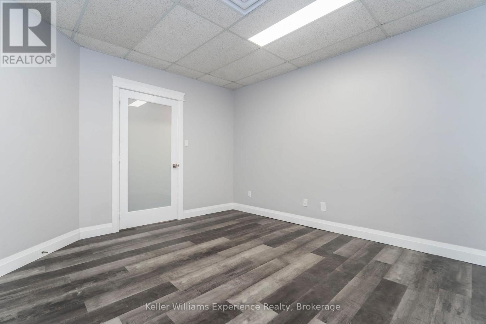 296 King Street, Midland, Ontario  L4R 3M6 - Photo 8 - S12442408
