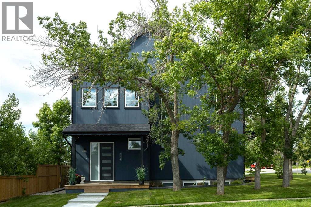 116 Centre Avenue Ne, Airdrie, Alberta  T4B 0B4 - Photo 3 - A2194750