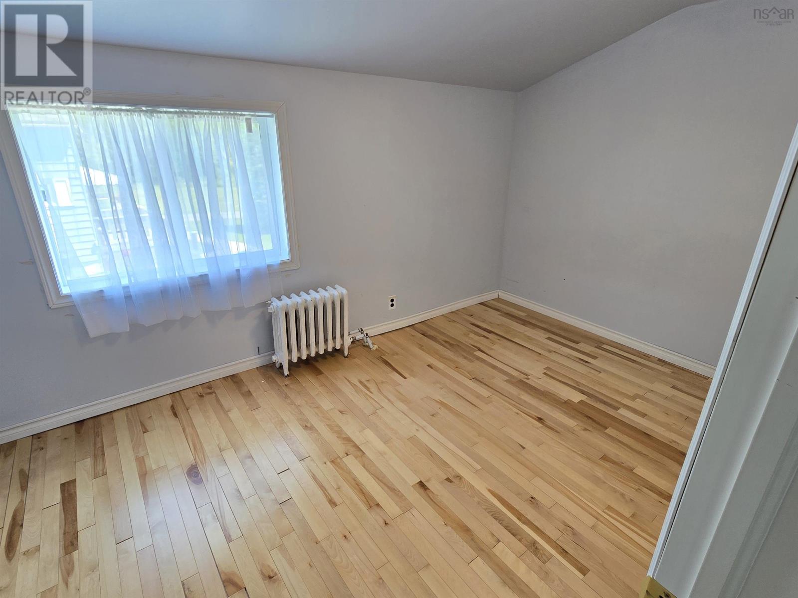 7 Cochrane Street, Glace Bay, Nova Scotia  B1A 2W5 - Photo 9 - 202511517